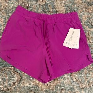 Athleta Women's Crossroads Athletic Shorts Sz M NWT